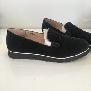Women wedge slip ons